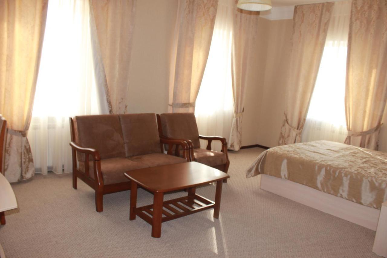 Hotel Laeti-Zhaiyk أتيراو الغرفة الصورة